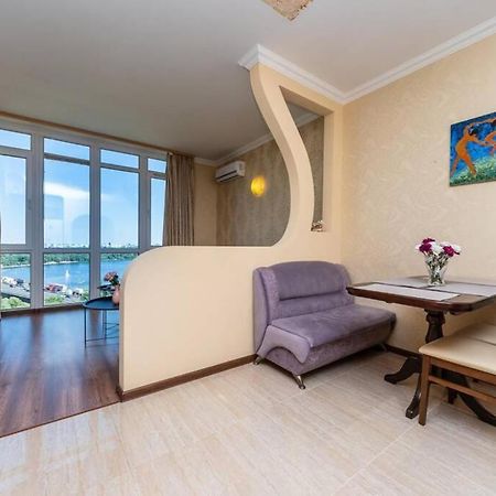 Apartments With Crazy Panoramic View Of The Dniepr Kiev Luaran gambar