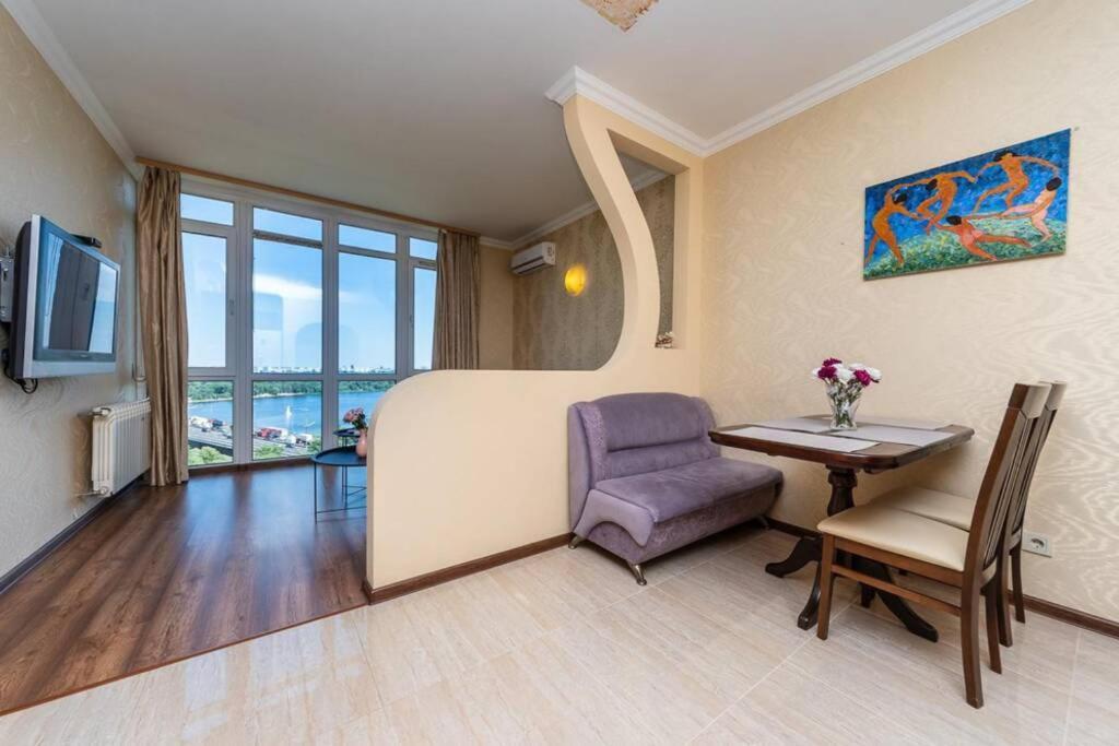 Apartments With Crazy Panoramic View Of The Dniepr Kiev Luaran gambar