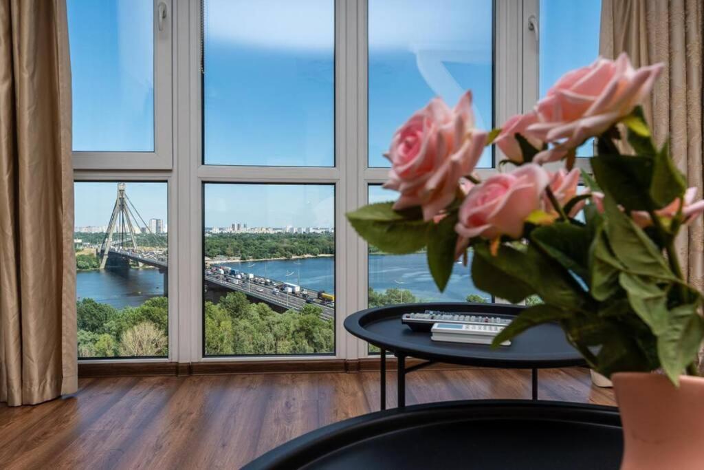 Apartments With Crazy Panoramic View Of The Dniepr Kiev Luaran gambar