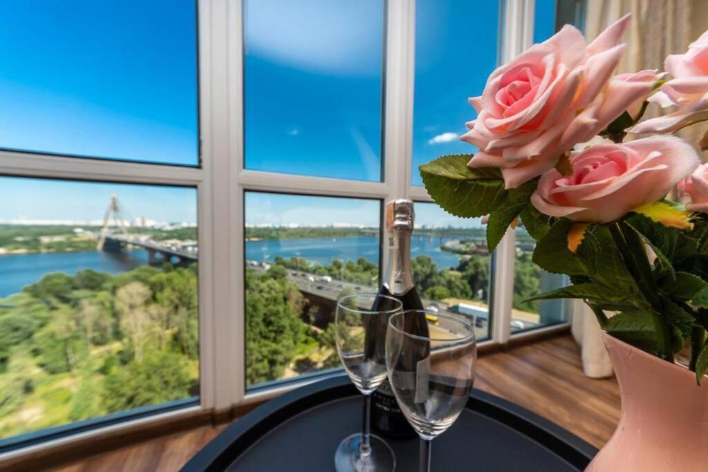 Apartments With Crazy Panoramic View Of The Dniepr Kiev Luaran gambar