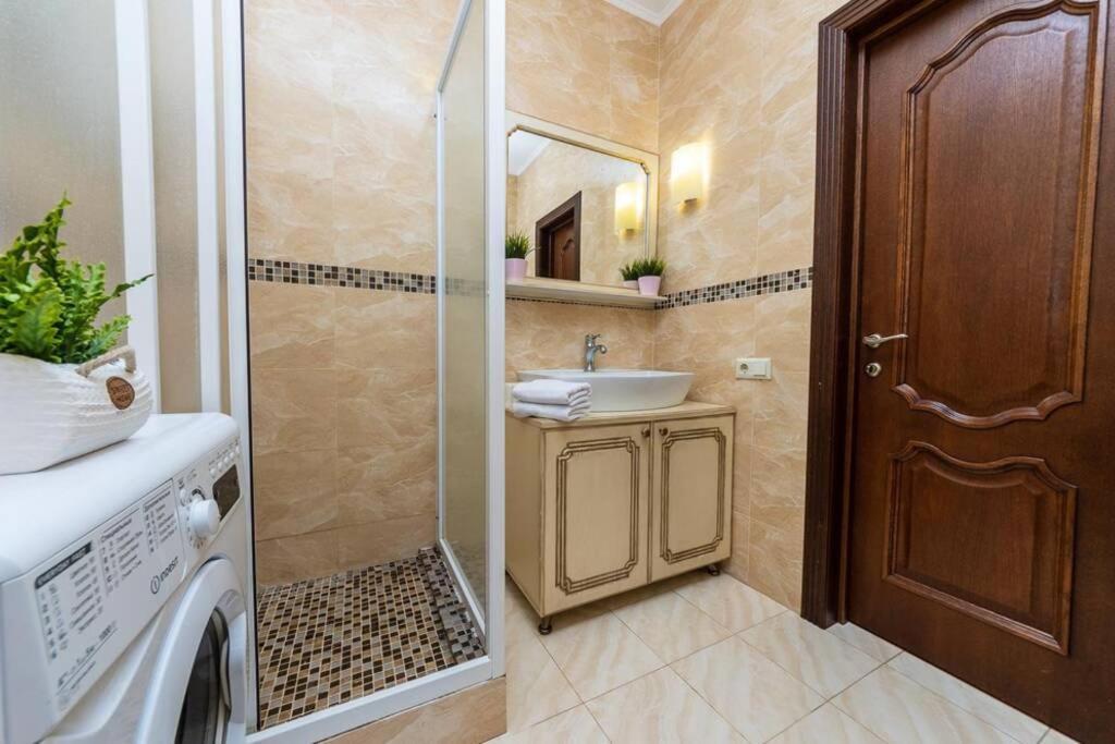 Apartments With Crazy Panoramic View Of The Dniepr Kiev Luaran gambar